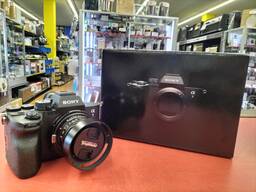 `מצלמת Sony a7 IV ללא מראה